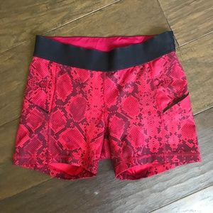 Lululemon - What the Sport Short - size 6